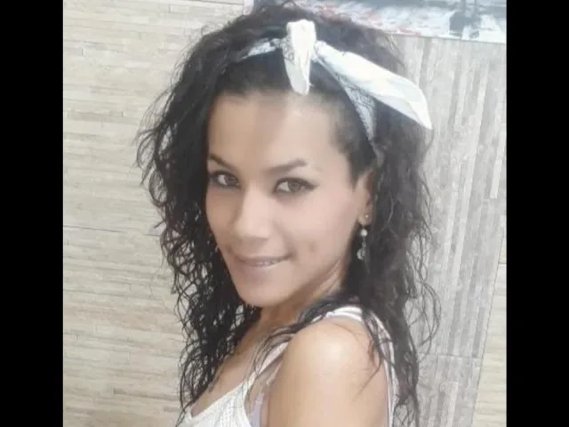 Camgirl Moonka69 en live webcam amateur