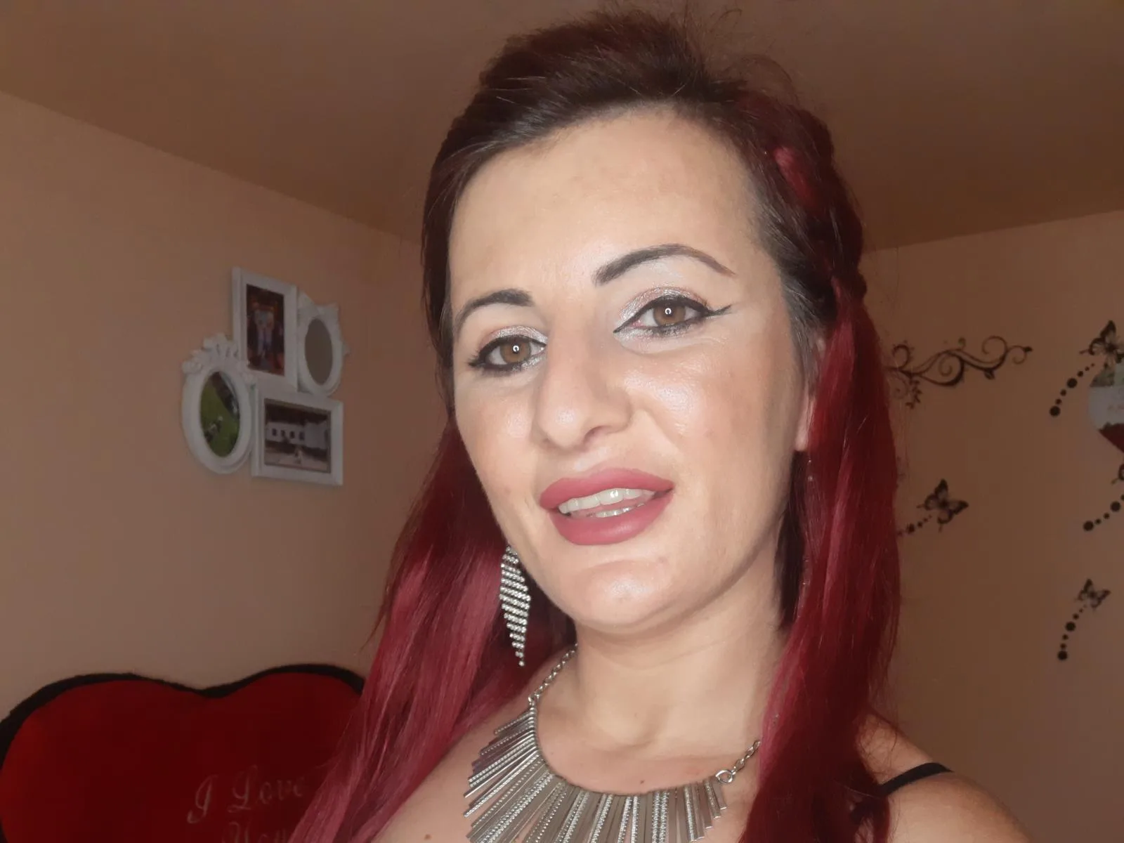 Camgirl NatalyaRosse en live webcam amateur sur Mustvideos
