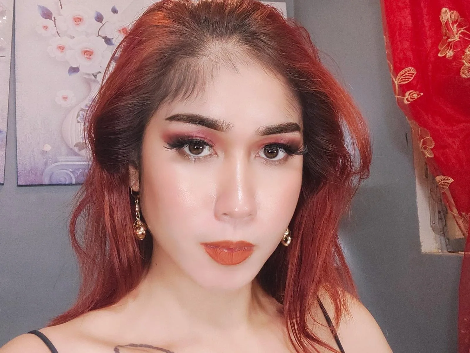 Camgirl TranDomsTs en live webcam amateur sur Mustvideos