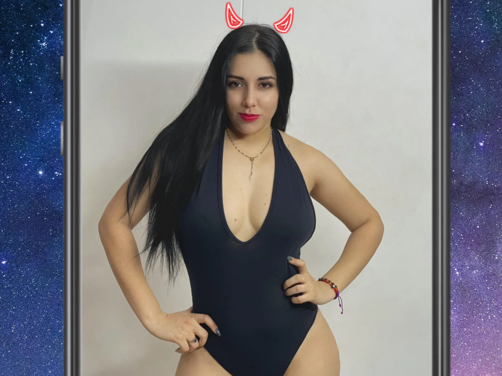 Camgirl MoraSex69 en live webcam amateur sur Mustvideos