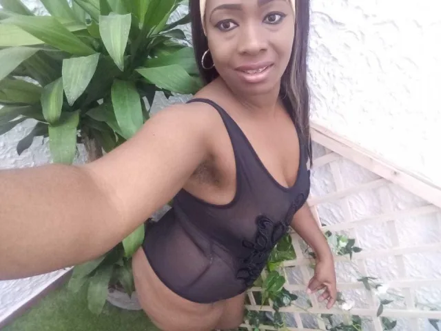Camgirl AantonellaFox en live webcam amateur