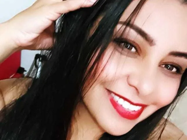 Camgirl AlanaBoobs en live webcam amateur