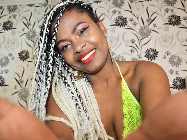 Camgirl Shadika en live webcam amateur
