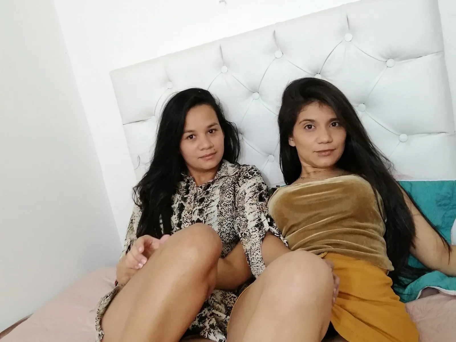 Camgirl Honichanhanz en live webcam amateur sur Mustvideos
