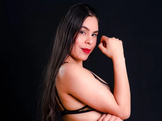 Camgirl CaelyAndMarie en live webcam amateur