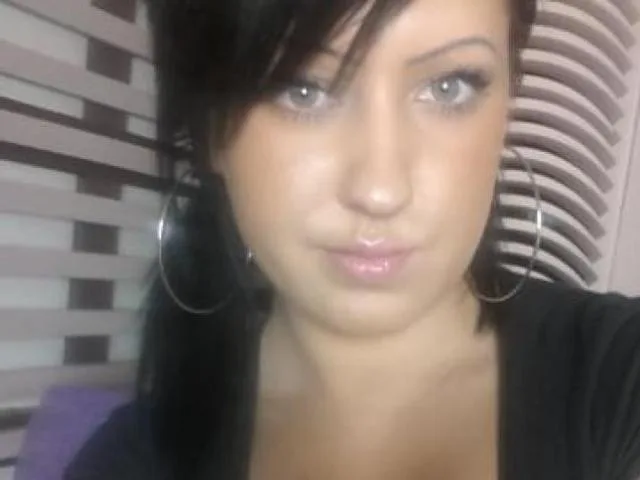 Camgirl BeauxYeuxx en live webcam amateur