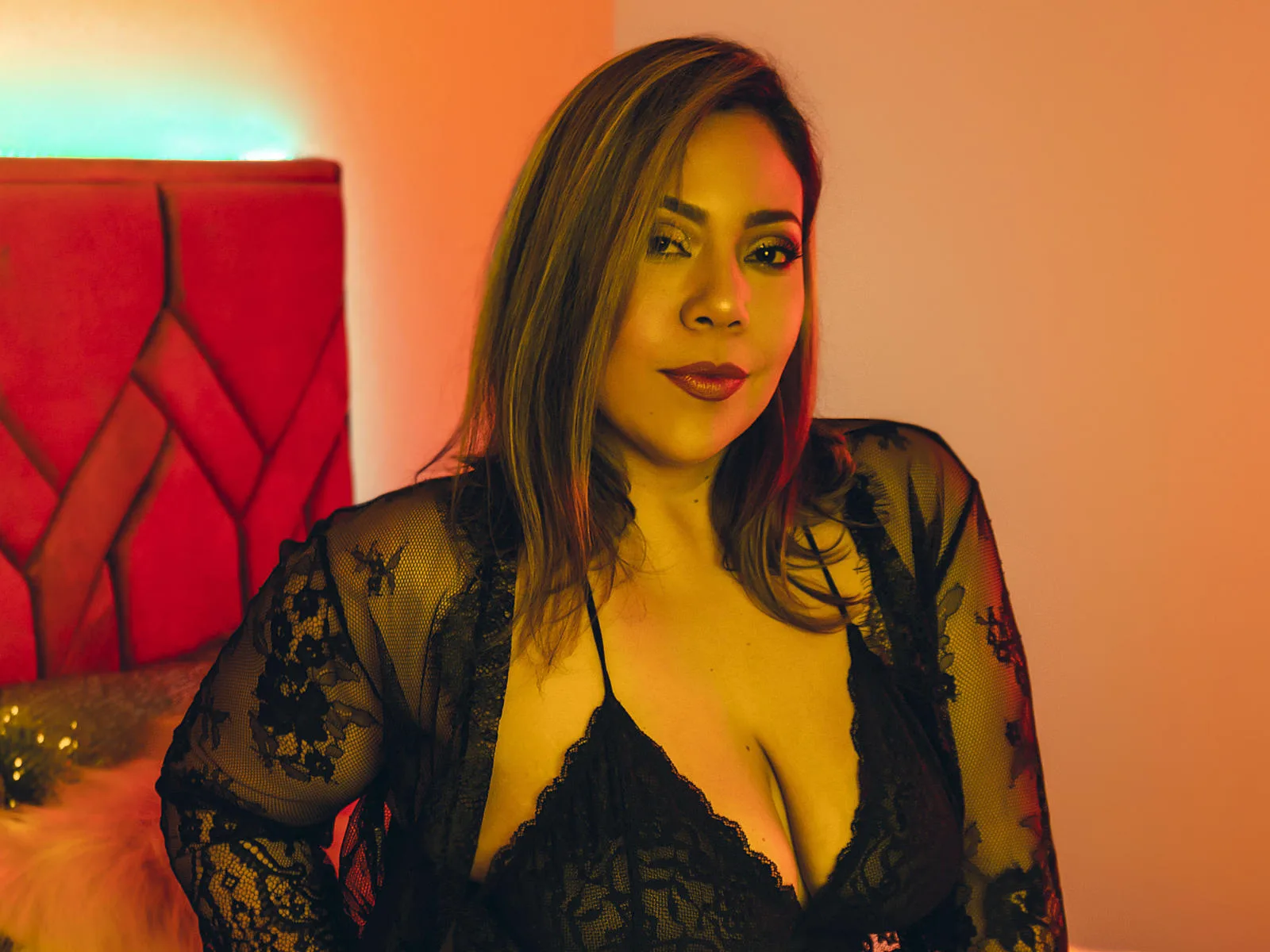 Camgirl MakarenaSalin en live webcam amateur sur Mustvideos