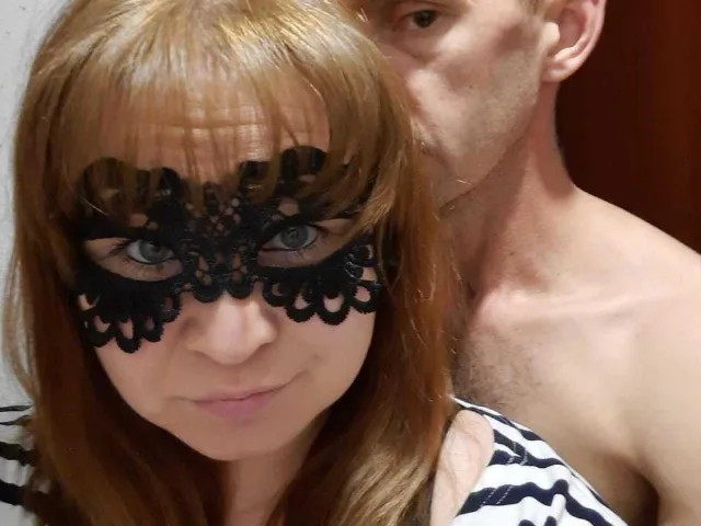 Camgirl HollyAndGary en live webcam amateur