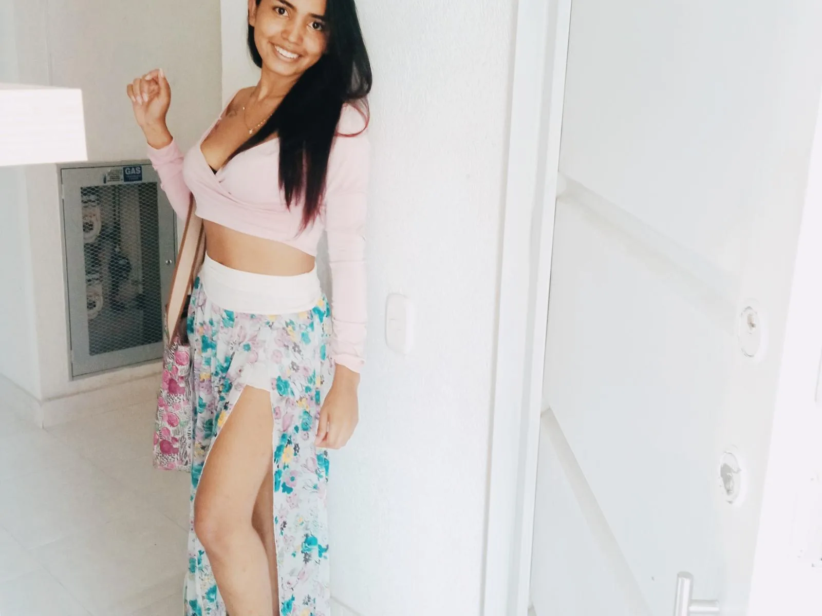 Camgirl AllyTorres en live webcam amateur sur Mustvideos