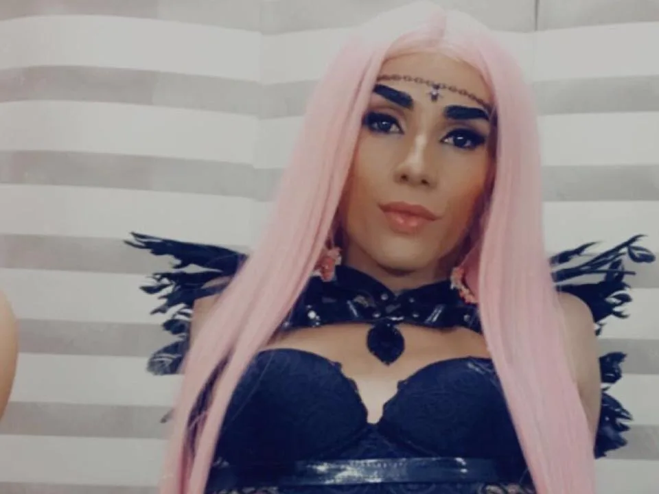 Camgirl CrazyManHot en live webcam amateur