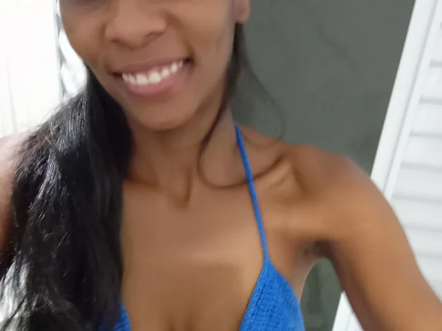 Camgirl PretaAmour en live webcam amateur
