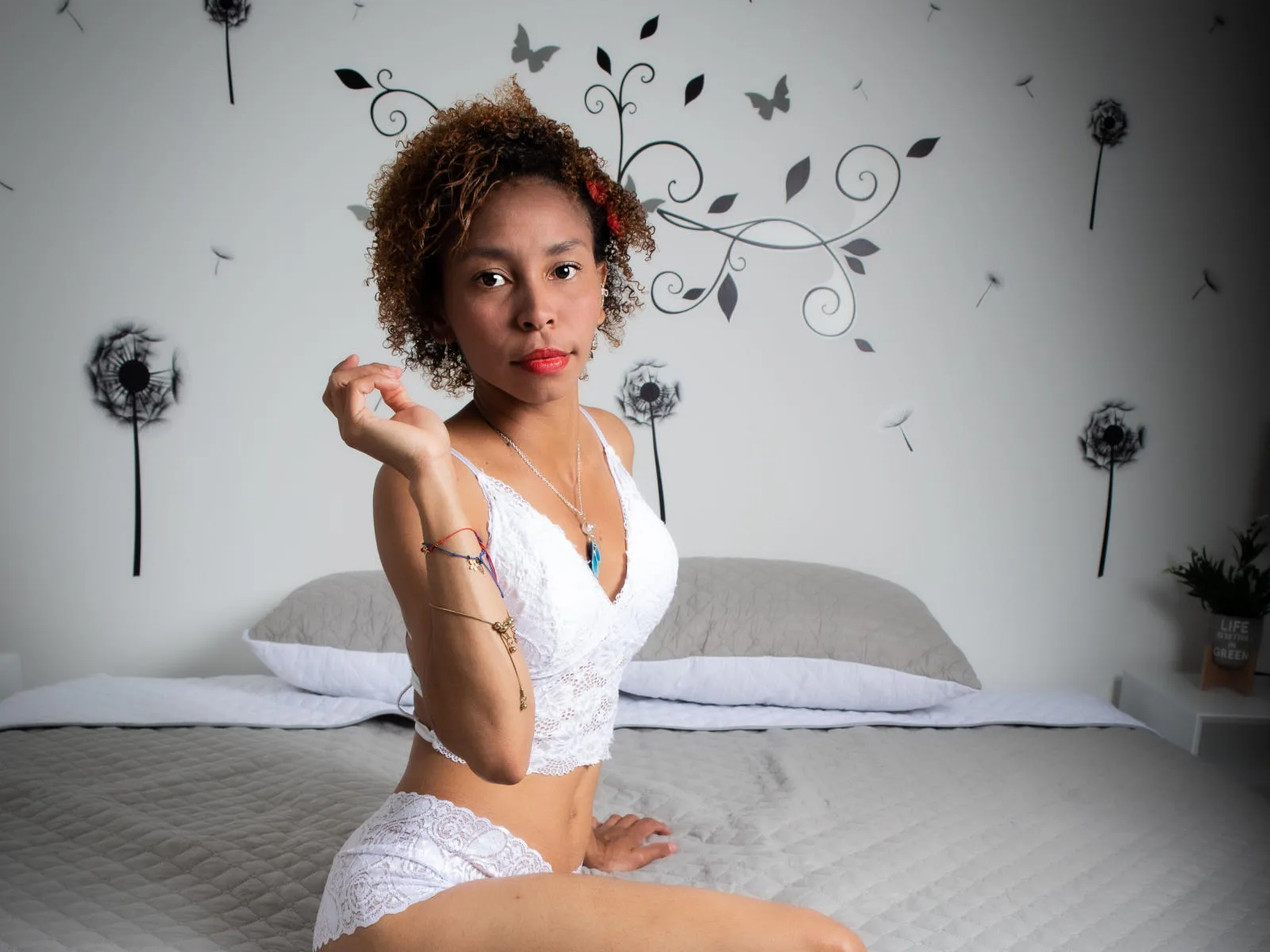Camgirl ShaniceDupont en live webcam amateur sur Mustvideos