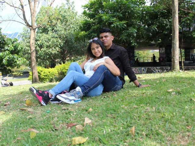 Camgirl IsabelxDaniel en live webcam amateur sur Mustvideos