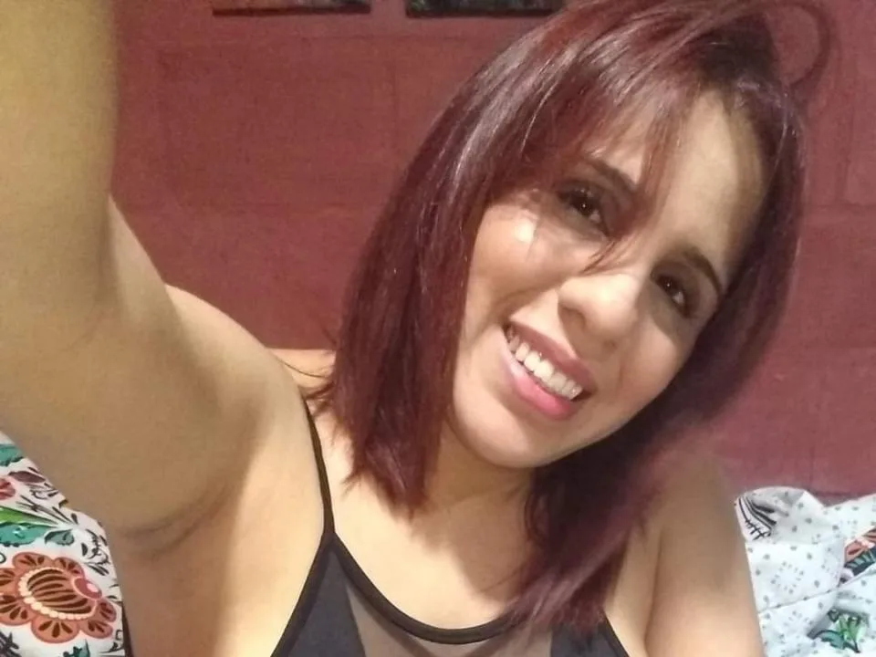 Camgirl VickySex69 en live webcam amateur sur Mustvideos