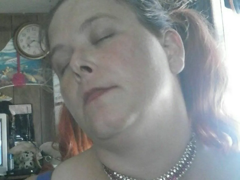 Camgirl CheleLiewis en live webcam amateur sur Mustvideos