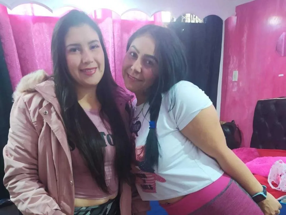 Camgirl CarameloSexys en live webcam amateur sur Mustvideos
