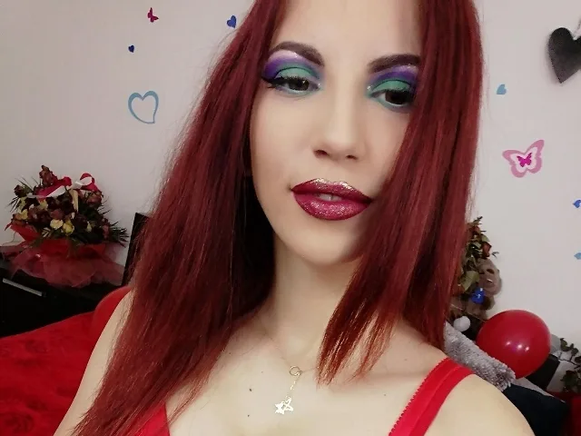 Camgirl MissRebeccaRedd en live webcam amateur