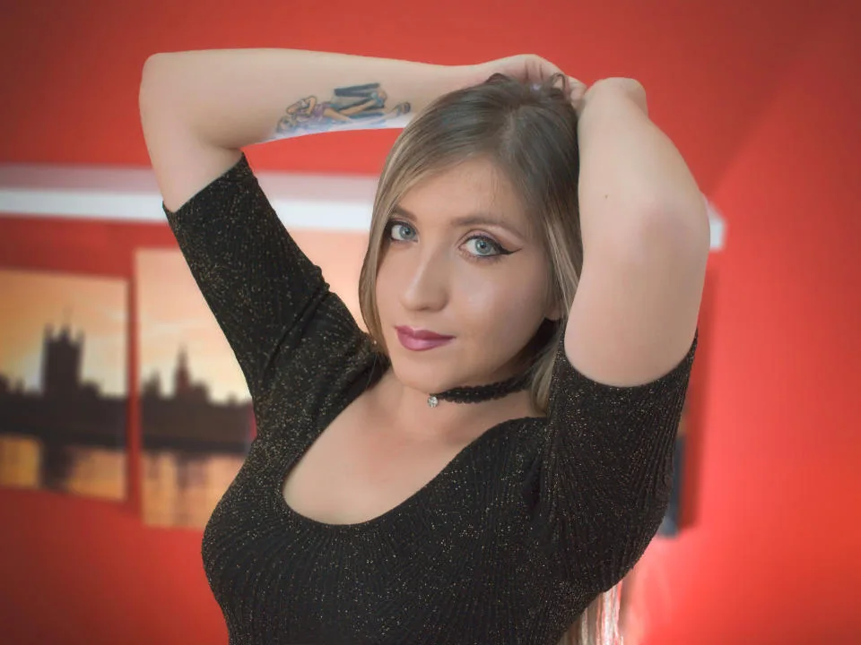 Camgirl SofiTuker en live webcam amateur sur Mustvideos