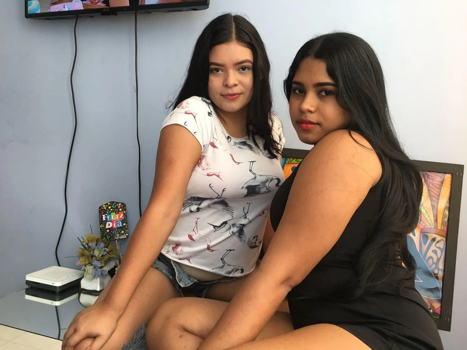 Camgirl SexiMia en live webcam amateur sur Mustvideos