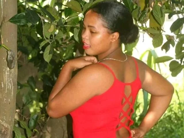 Camgirl CareneBlastud en live webcam amateur sur Mustvideos