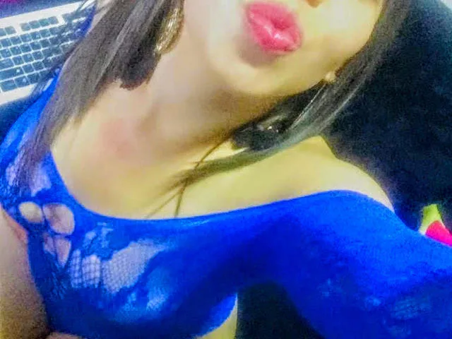 Camgirl Kaliffa en live webcam amateur sur Mustvideos