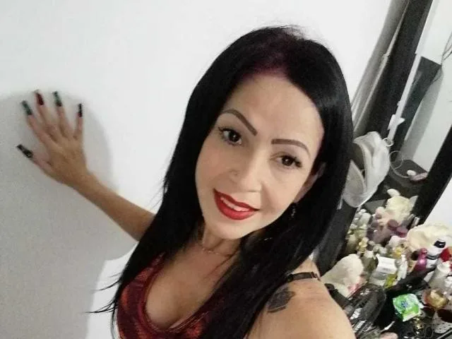 Camgirl IsabelaRok en live webcam amateur sur Mustvideos