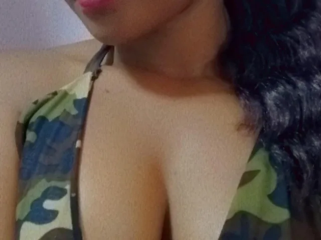 Camgirl Dorys en live webcam amateur