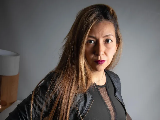 Camgirl BarbaraLegrand en live webcam amateur