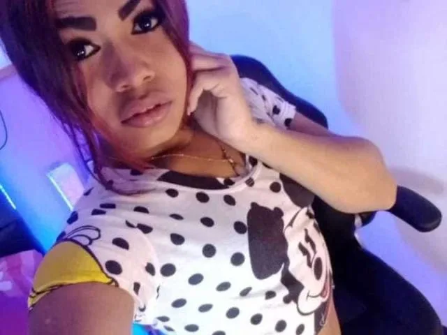 Camgirl KeylaBigCokx en live webcam amateur sur Mustvideos