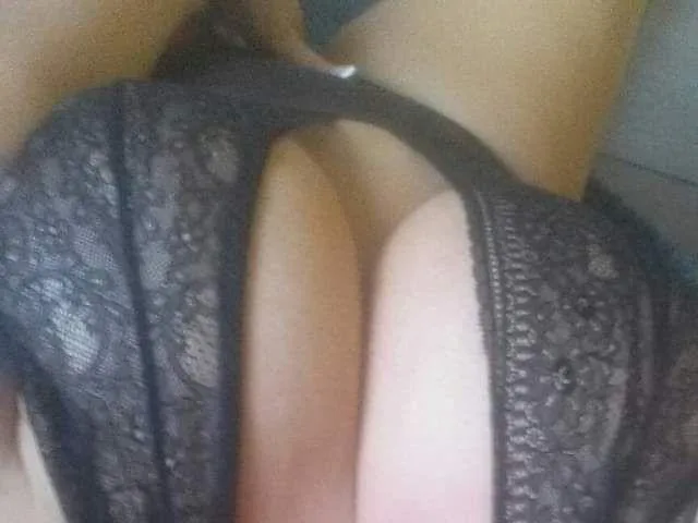 Camgirl KristinaDesirei en live webcam amateur
