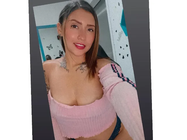 Camgirl Koeaw en live webcam amateur