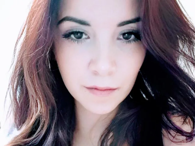 Camgirl LightDana en live webcam amateur