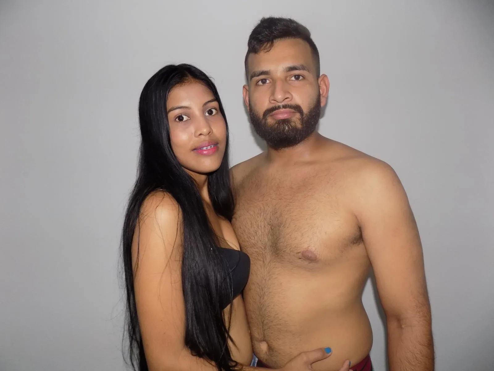 Camgirl GabyHotCouple en live webcam amateur sur Mustvideos
