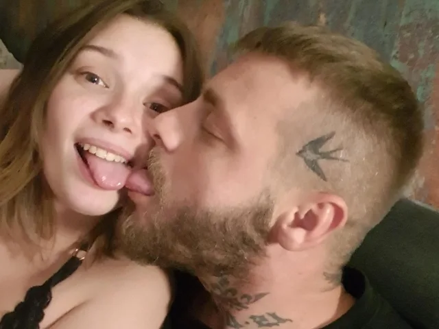 Camgirl Coupler69 en live webcam amateur