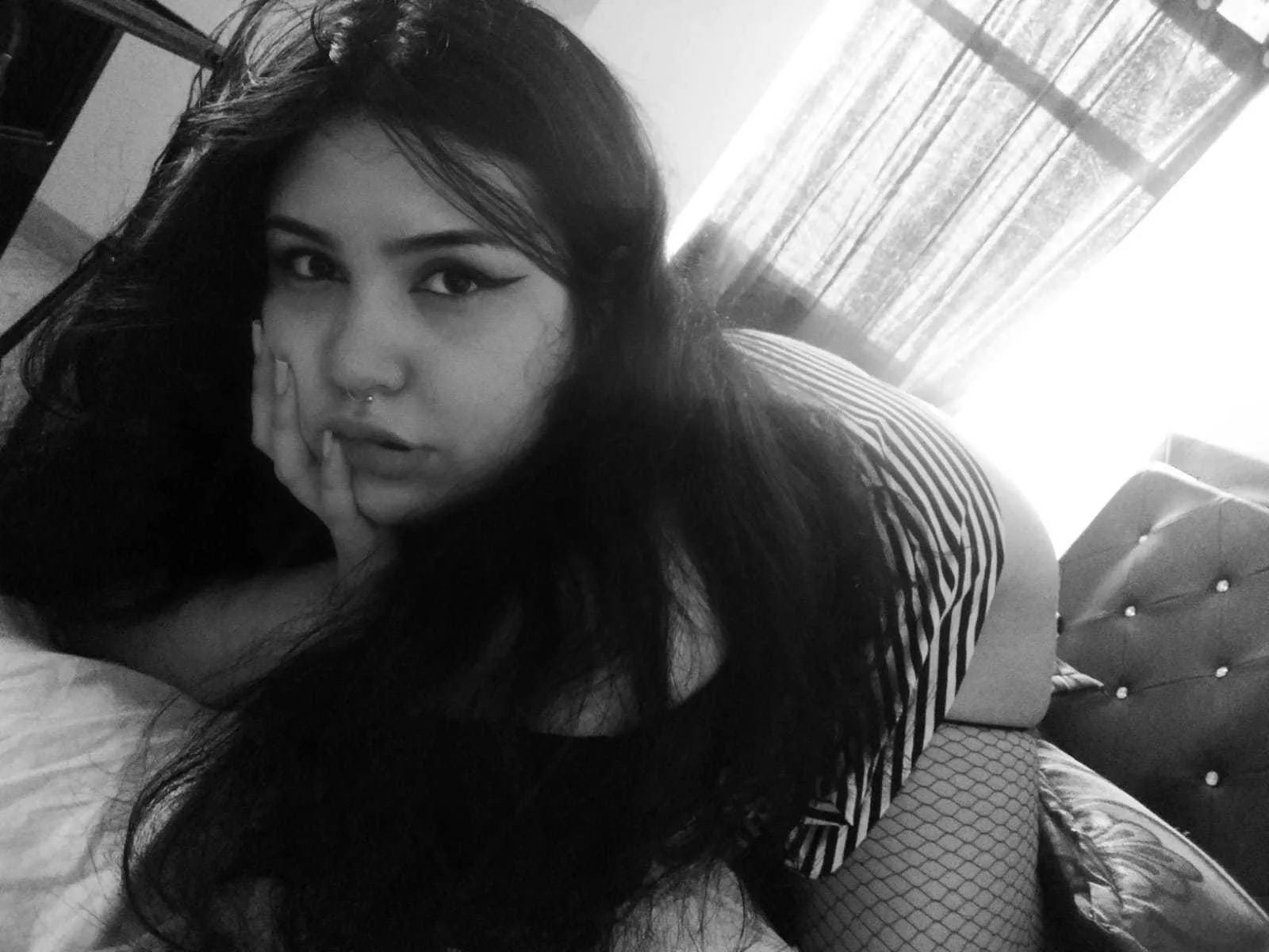 Camgirl Lollypoop en live webcam amateur sur Mustvideos
