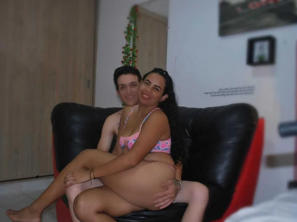 Camgirl ParnertHoty en live webcam amateur sur Mustvideos