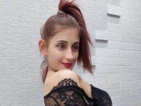 Camgirl MarinaSexyAndHot en live webcam amateur