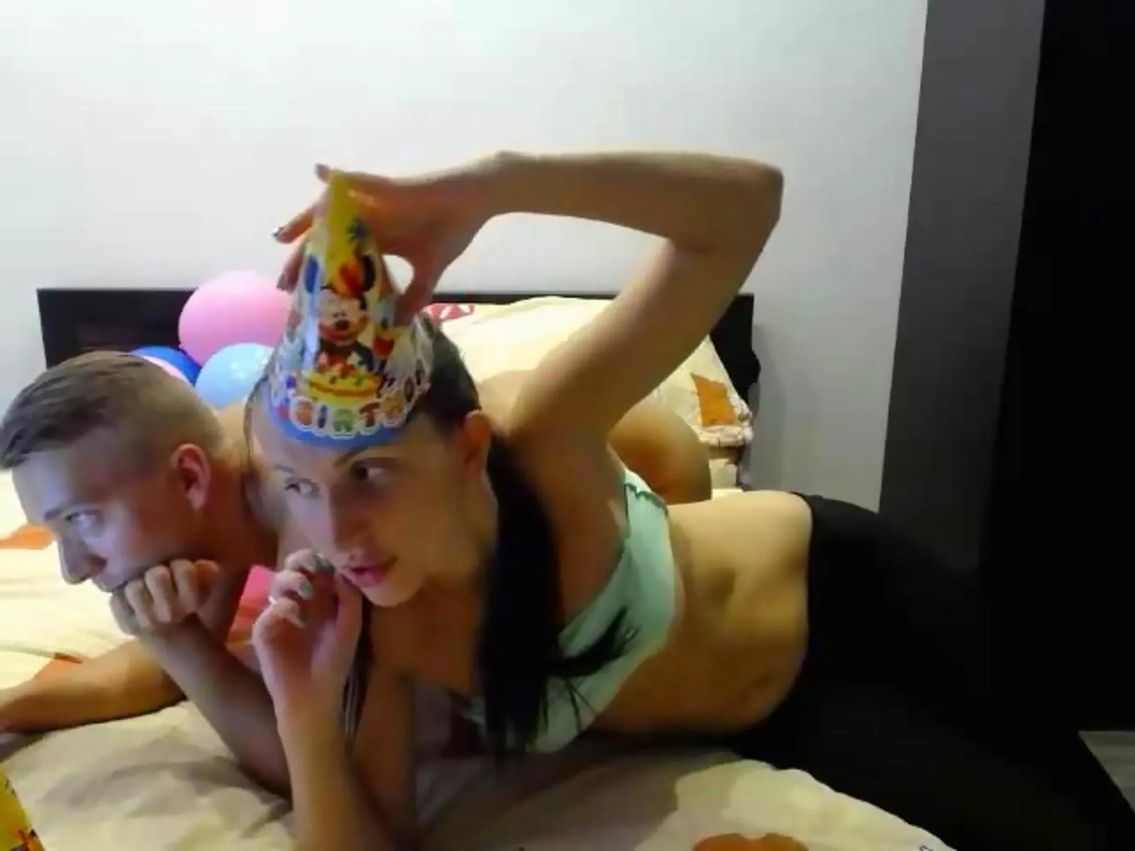 Camgirl LoveFeelAss en live webcam amateur sur Mustvideos
