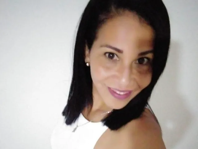 Camgirl ShanonMature en live webcam amateur