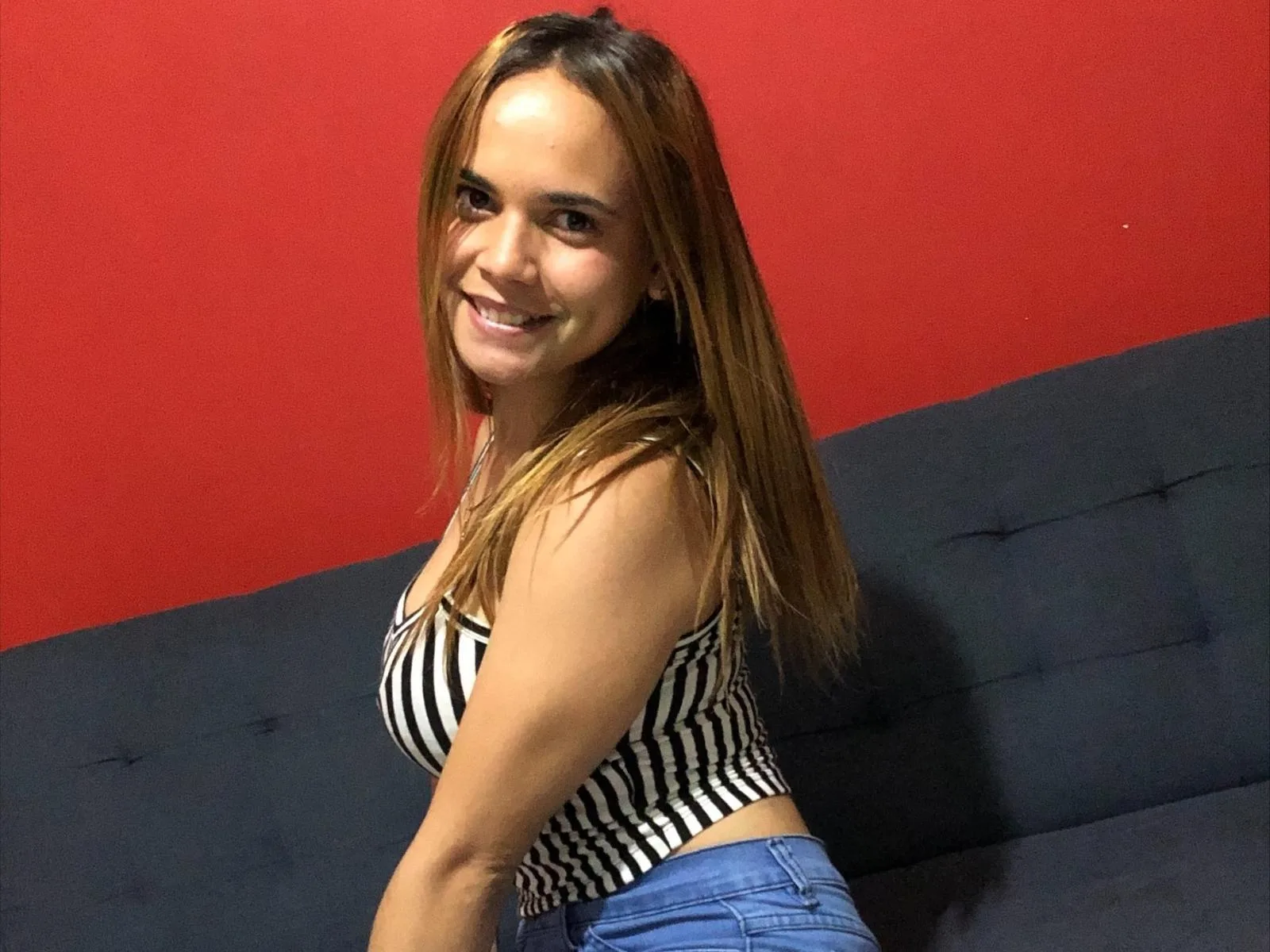 Camgirl RenataVen en live webcam amateur sur Mustvideos