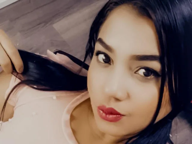 Camgirl DanaSamantha en live webcam amateur