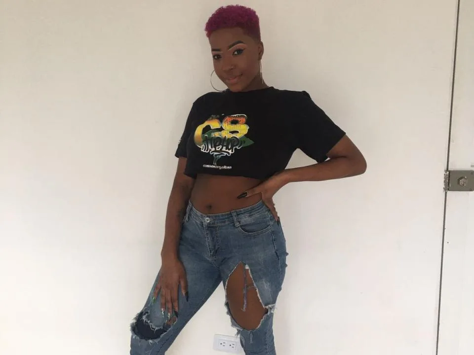 Camgirl StefanyLooh en live webcam amateur sur Mustvideos