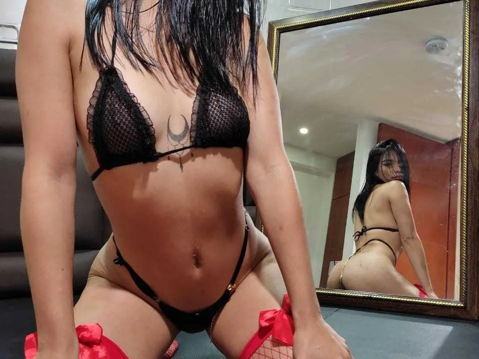 Camgirl MelaniMontoya en live webcam amateur sur Mustvideos