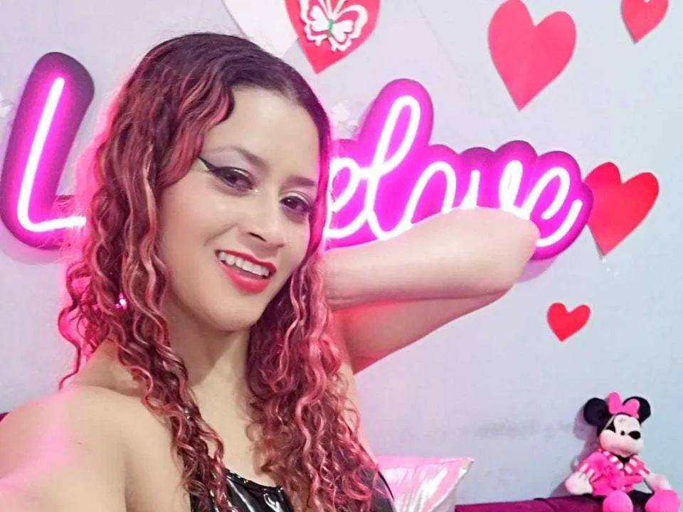 Camgirl lynaLove en live webcam amateur sur Mustvideos
