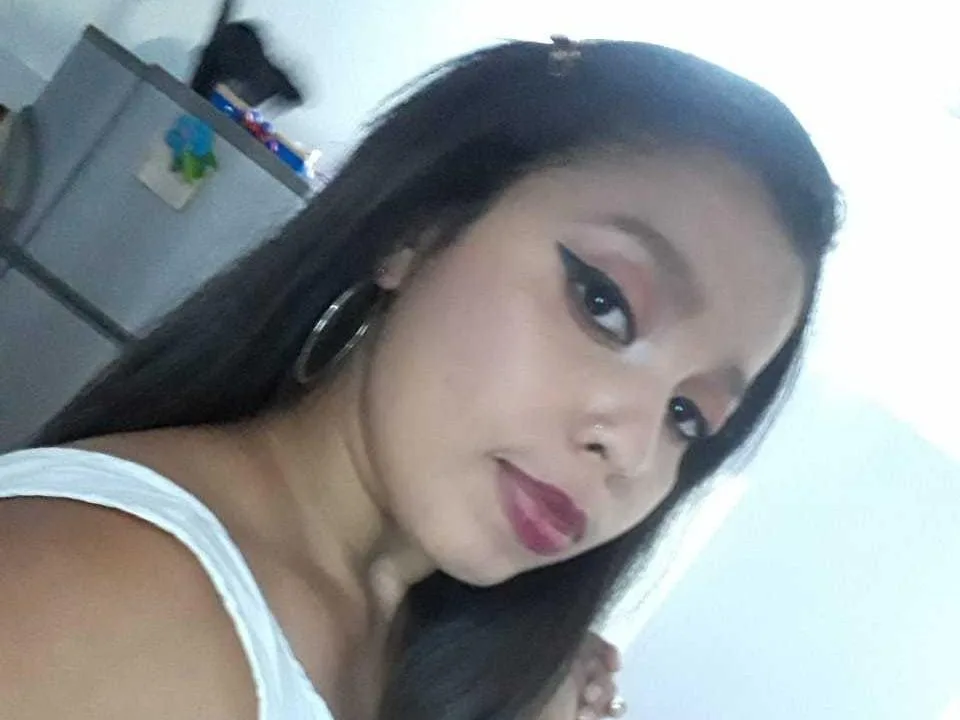 Camgirl NattyDirty en live webcam amateur sur Mustvideos