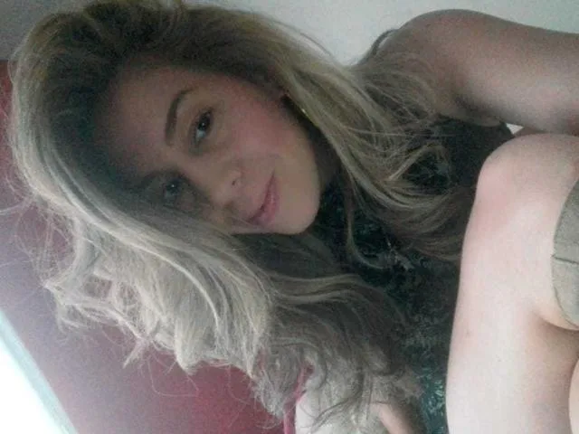 Camgirl CarolineDolex en live webcam amateur
