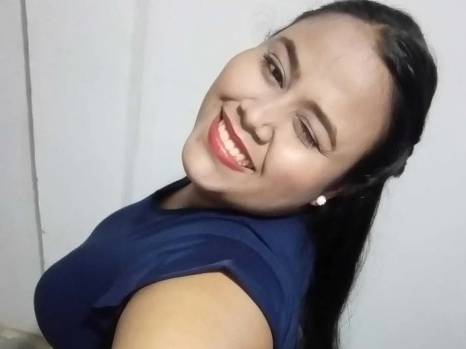 Camgirl PrettyDora en live webcam amateur sur Mustvideos