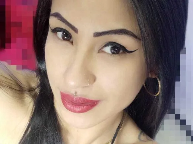 Camgirl LunaCandy en live webcam amateur