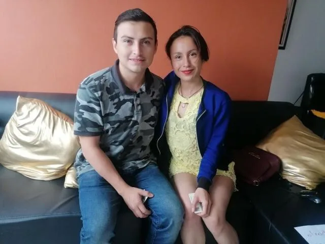 Camgirl BenAndKarla en live webcam amateur sur Mustvideos