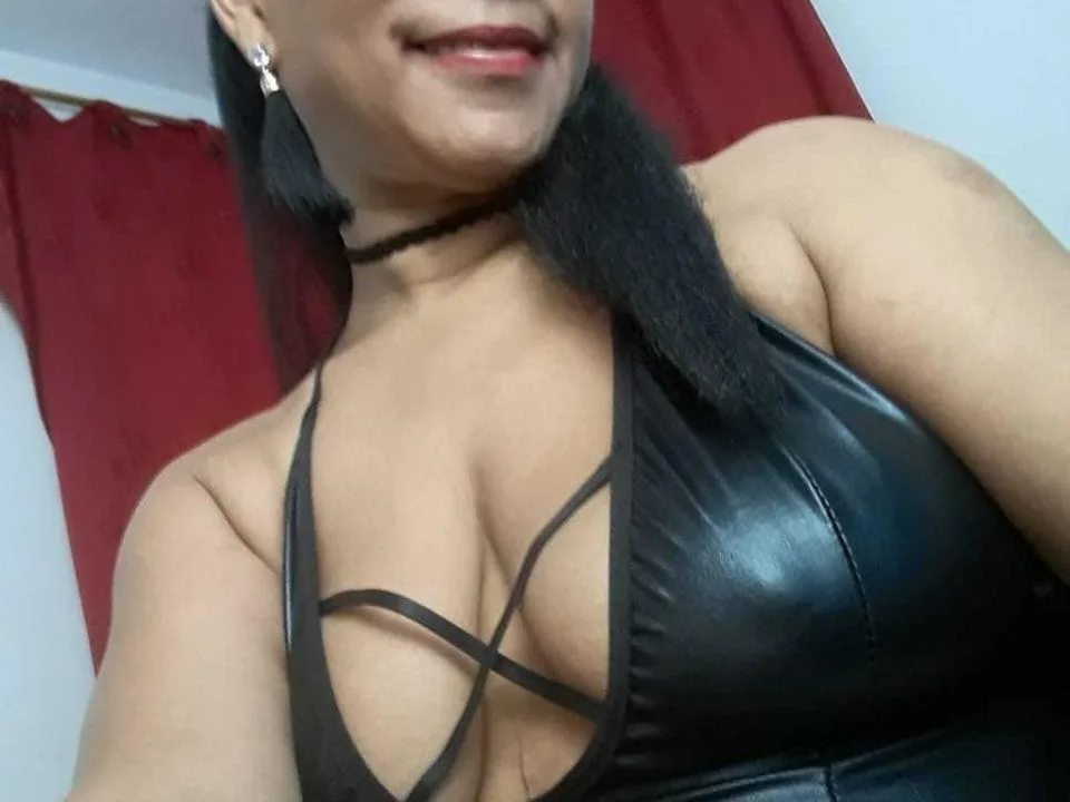 Camgirl Nasti en live webcam amateur sur Mustvideos